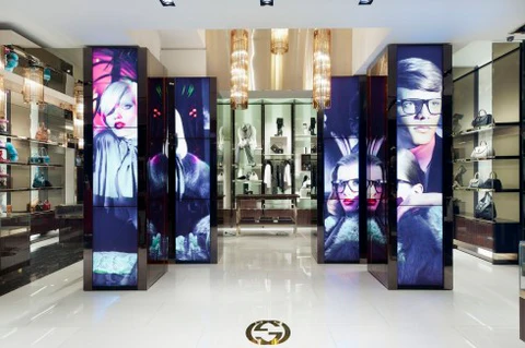 digital-displays-apparel-01_large